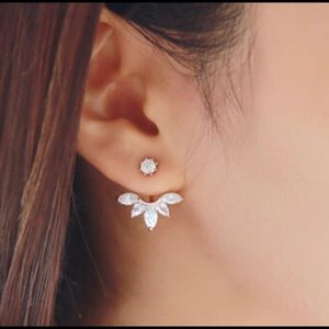 NEW! Tear Drop Rhinestone Earrings